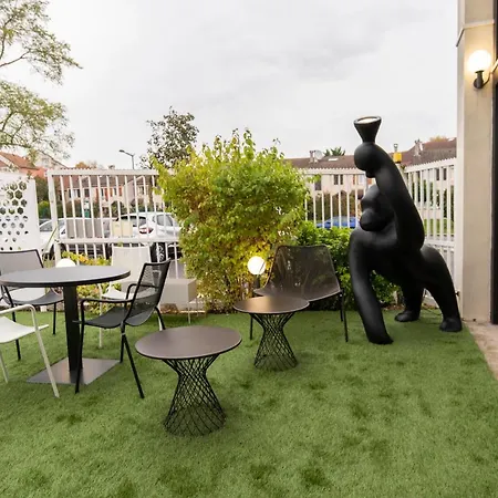 Ibis Pontoise Le Port فندق
