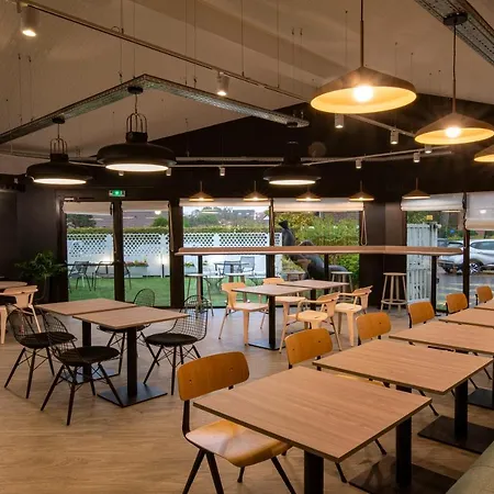 Ibis Pontoise Le Port 3* Cergy-Pontoise