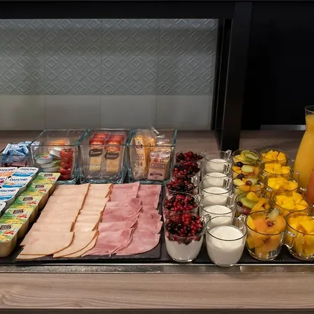 Ibis Pontoise Le Port فندق 3*