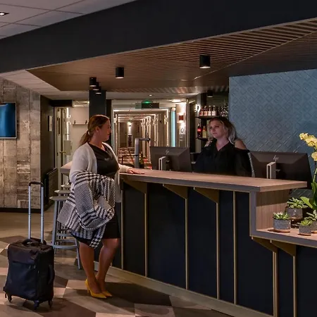 Ibis Pontoise Le Port فندق