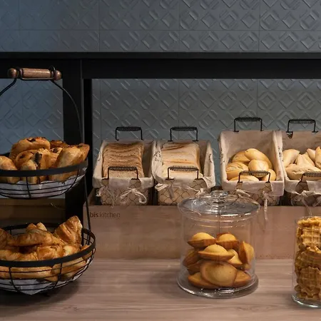 Ibis Pontoise Le Port فندق