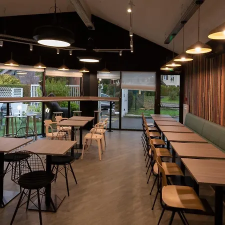 Ibis Pontoise Le Port فندق