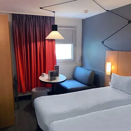 Ibis Pontoise Le Port فندق Cergy-Pontoise