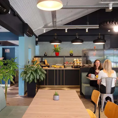 Ibis Pontoise Le Port فندق
