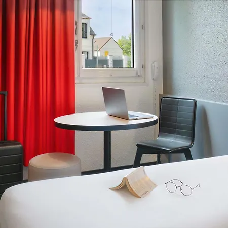 Ibis Pontoise Le Port فندق Cergy-Pontoise