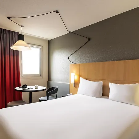 Ibis Pontoise Le Port