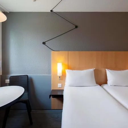 Ibis Pontoise Le Port 3*