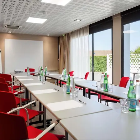 Ibis Pontoise Le Port فندق Cergy-Pontoise