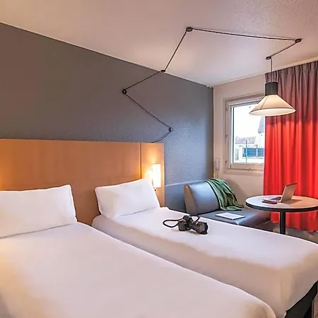 Hotel Ibis Pontoise Le Port 3*