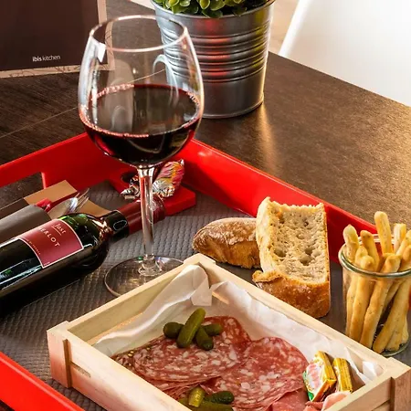 فندق Ibis Pontoise Le Port Cergy-Pontoise