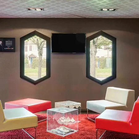 Ibis Pontoise Le Port فندق