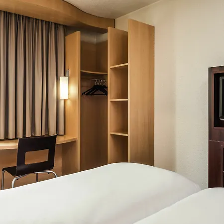 فندق Ibis Pontoise Le Port 3*
